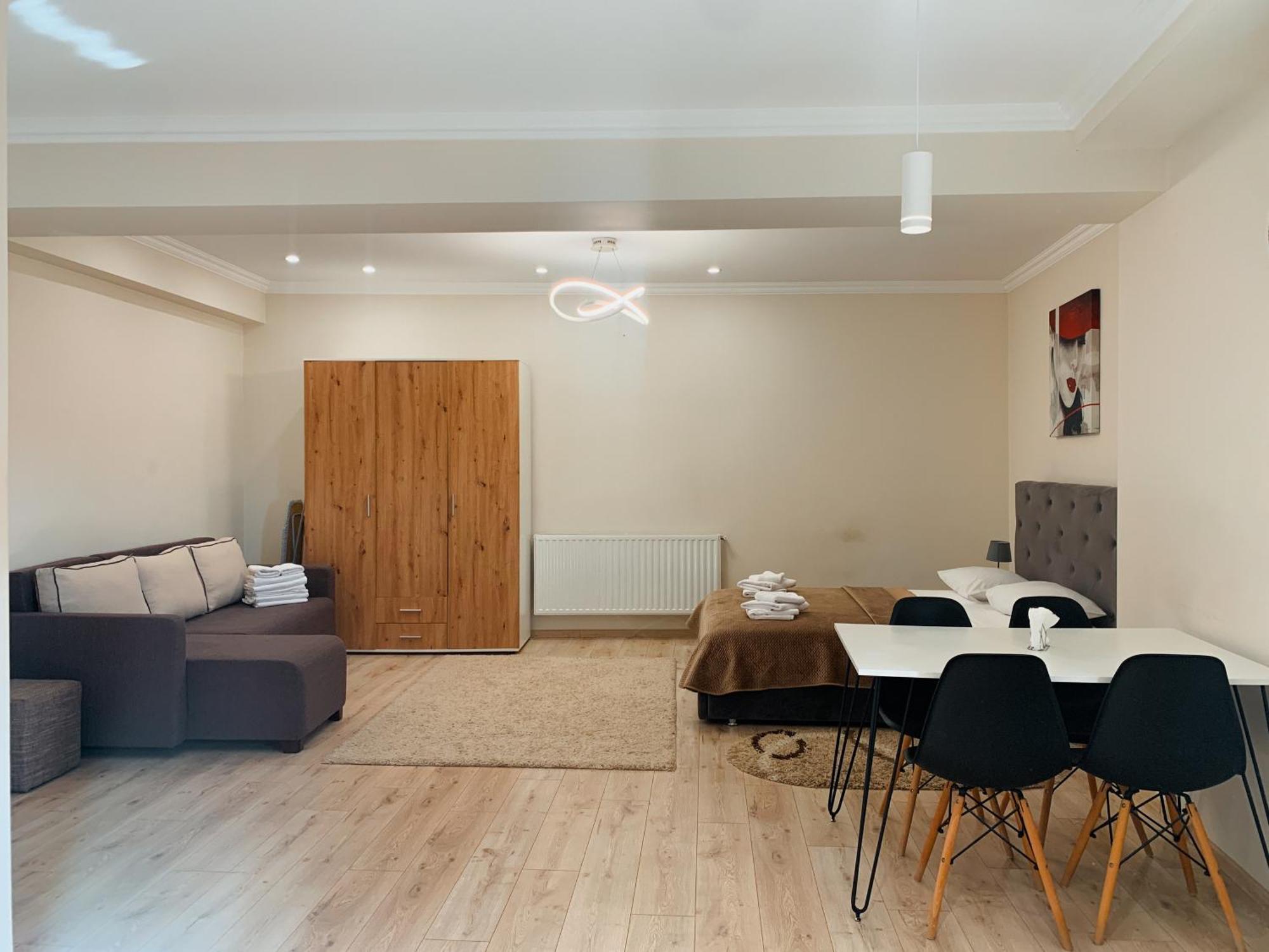 Apartments Domovik Korzo Мукачеве Екстериор снимка