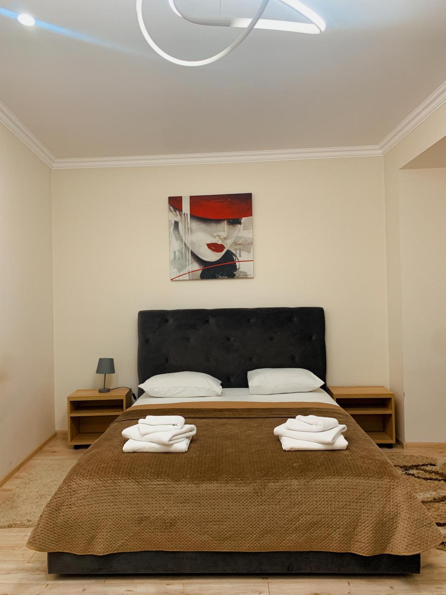Apartments Domovik Korzo Мукачеве Екстериор снимка